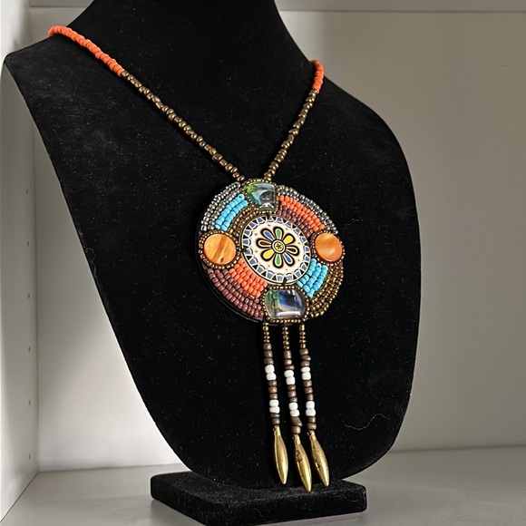 Make a statement w/This Native Beaded Medallion Necklace Beautifully Handmade - Picture 4 of 6
